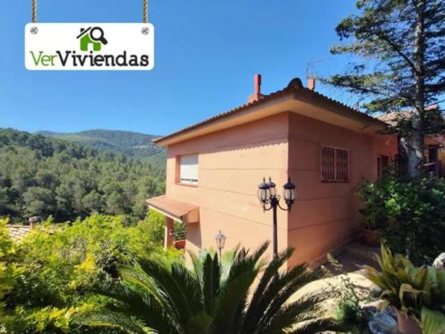 Casa adosada Venta Vallirana, Vallirana
