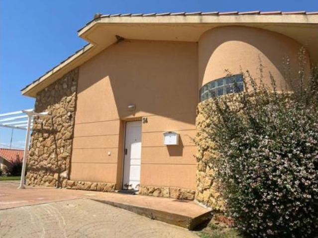 Casa adosada Venta Valverde de la Virgen, Aldea de La Valdoncina