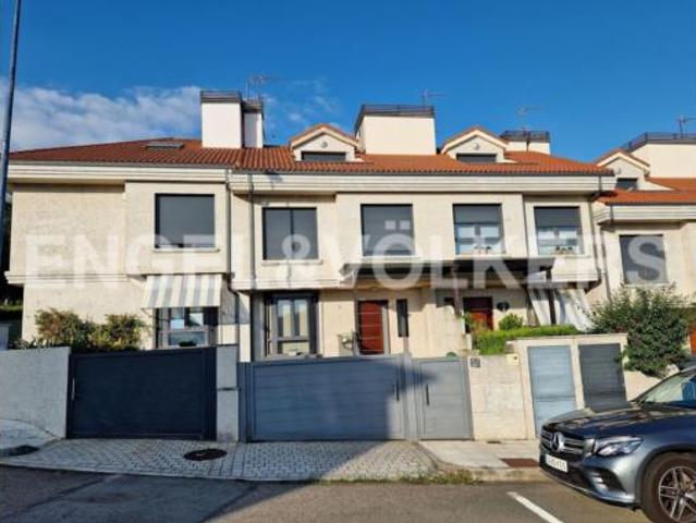 Casa adosada Venta Vigo, Sardoma Castrelos