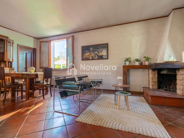 CASA AFFIANCATA in VENDITA a NOVELLARA di 8 vani