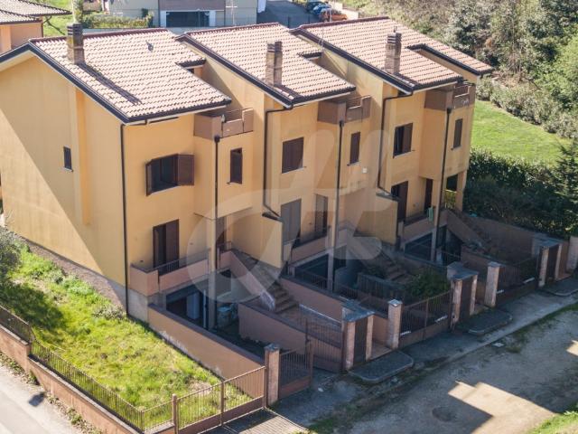 CASA AFFIANCATA in VENDITA a SAN GIORGIO DEL SANNIO