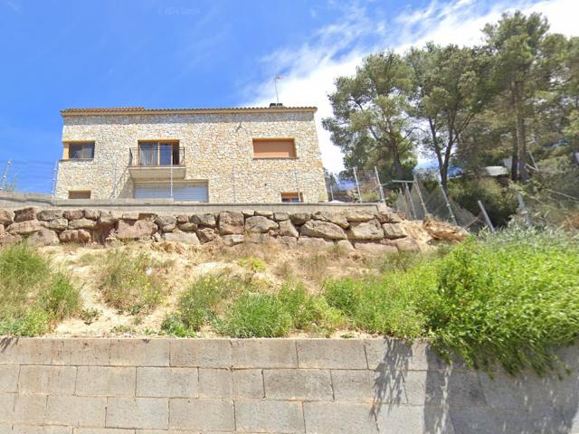 Casa aislada en C/ Anselm Clave, Esparreguera Barcelona
