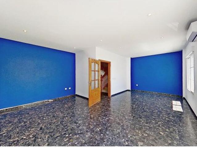 Casa amplia y luminosa con gran cochera en La Fabriquilla