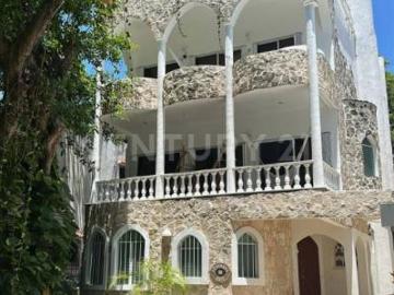 Casa amplia de 2 rec en renta a solo 200 m de la Playa en Playacar fase 1 P4491