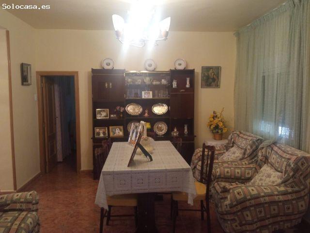 casa amplia de dos plantas con patio en Cehegín