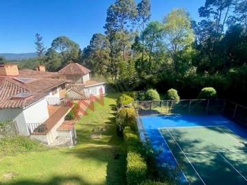 Casa amplia en Venta Avandaro valle de Bravo