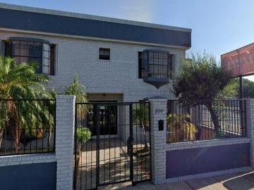 CASA AMPLIA EN VENTA, CUENTA CON UN PEQUEÑO JARDIN, 1 ESTACIONAMIENTO, Y COMODIDAD GARANTIZADA