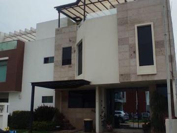 Casa Amplia en Venta, Excelente Ubicación – Ideal para Familia o Inversión