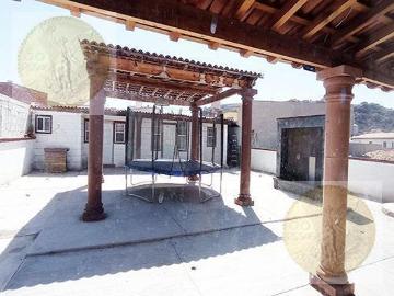 Casa amplia en fraccionamiento campirano