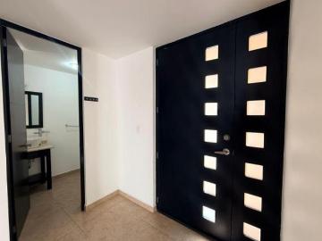 Casa amplia en Privada en Cumbres de Lago Juriquilla