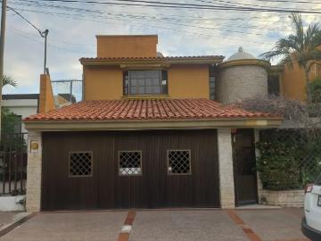 CASA AMPLIA EN RENTA EN COLONIA GUADALUPE RESIDENCIAL EN CULIACAN SINALOA