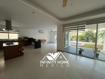 Casa amplia en renta o venta en Cumbres Cancun