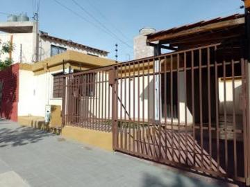 CASA AMPLIA REMODELADA VENTA BO. FUCHS GODOY CRUZ