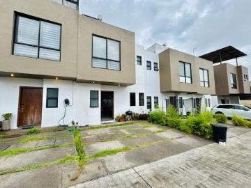 Casa Amplia Semi Nueva en Tierra Firme Residencial Tlaquepaque