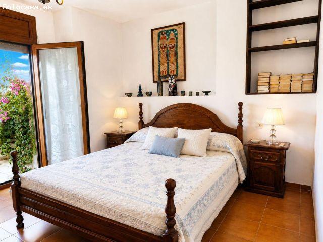Casa amueblada y con amarre privado. Bonitas vistas a los canales de Ampuriabrava
