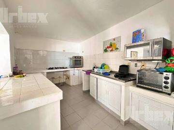 CASA AMUEBLADA DE 2 PLANTAS EN RENTA O VENTA EN BARRIO DE GUADALUPE, CAMPECHE