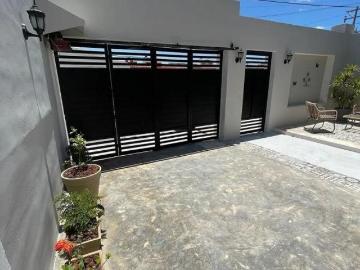 CASA AMUEBLADA EN VENTA EN EL FRACCIONAMIENTO VILLA LAURELES
