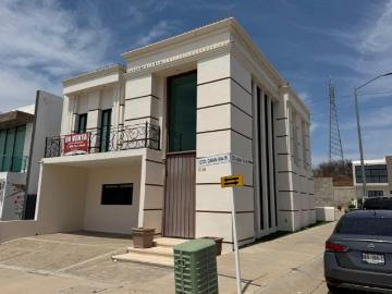 CASA EN VENTA AMUEBLADA DE 3 RECAMARAS EN ESQUINA EN COTO PLATINO