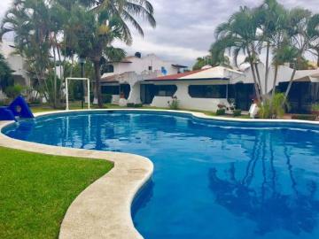 Casa amueblada en venta o renta en Rincón del Conchal con alberca!