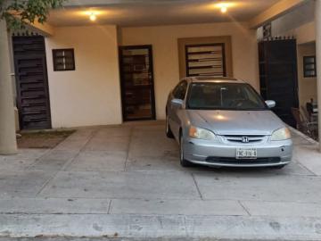 Casa amueblada en fracc. cerrado al sur de Saltillo