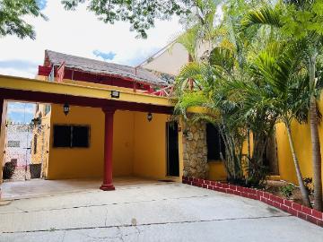 CASA AMUEBLADA EN PRIVADA EN EL CENTRO DE MERIDA