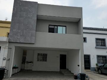 Casa Amueblada en Privada en Escobedo