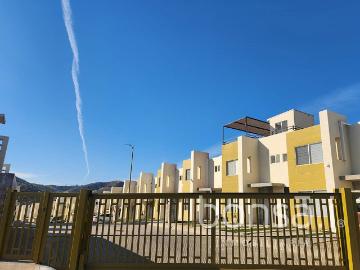 Casa amueblada en privada RENTA Zona Norte