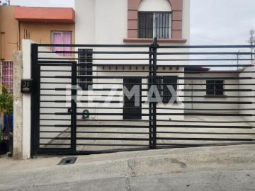 CASA AMUEBLADA EN RENTA