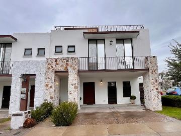 CASA AMUEBLADA EN RENTA! 3 RECÁMARAS, ROOF GARDEN Y AMENIDADES, JURIQUILLA, QRO