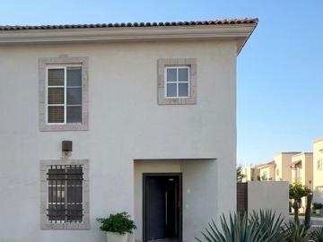 CASA AMUEBLADA EN RENTA ZONA NORTE TSM TORREÓN EN SENDEROS 4 HABITACIONES