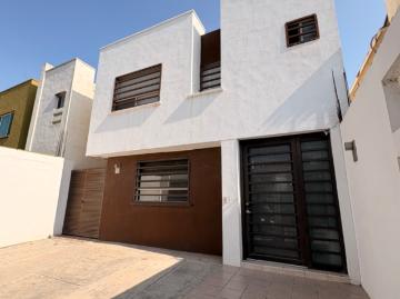 CASA AMUEBLADA EN RENTA AL PONIENTE DE SALTILLO/ FRACCIONAMIENTO PORTALES