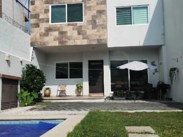 Casa Amueblada en Renta en Burgos, con Alberca y Seguridad