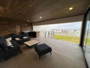 Casa AMUEBLADA en RENTA en Club de Golf la Loma