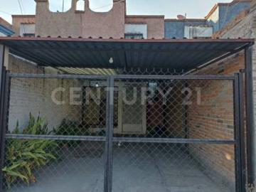 Casa amueblada en Renta en Priv de Los Pinos, Soledad de Graciano Sánchez, S.L.P