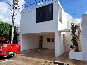 Casa Amueblada en Renta en San Vicente Chuburna