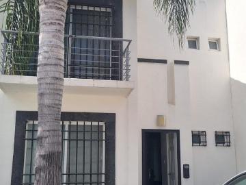 Casa amueblada en renta los Lagos