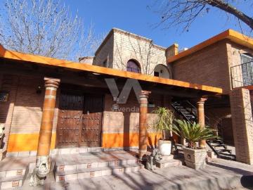 Casa amueblada, estilo colonial, con habitación en planta baja en San Alberto