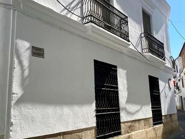 Casa andaluza con patio de columnas en el centro histórico de Écija
