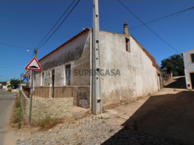Casa Antiga T3 com Terreno em Sarnadas, Alte, Loulé