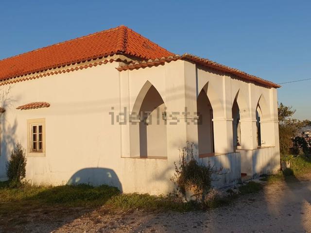 Casa Antiga para Recuperação em Tomar