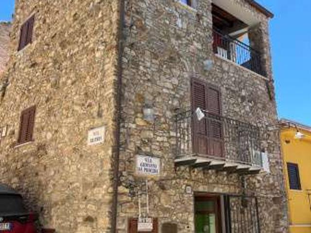 casa arredata Caccamo