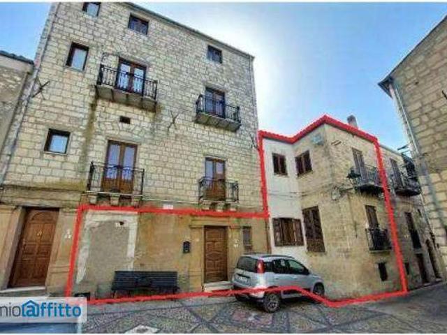 casa arredata con terrazzo Centro