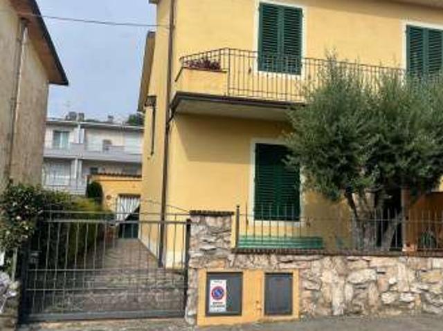 casa arredata con terrazzo Centro