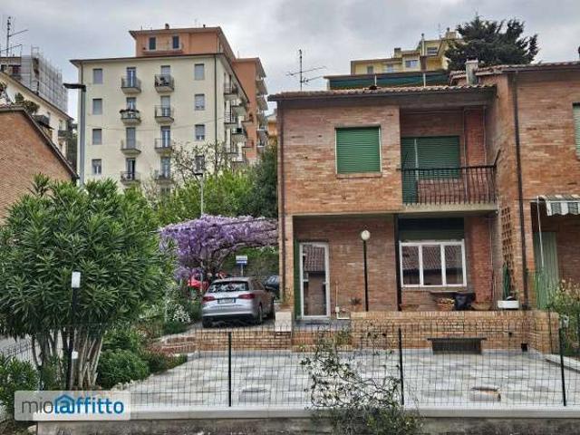 casa arredata con terrazzo Centro, elce centro