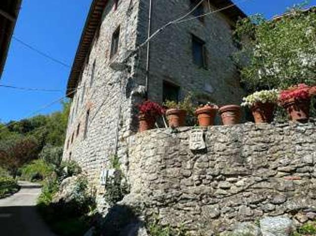 casa arredata Pescaglia