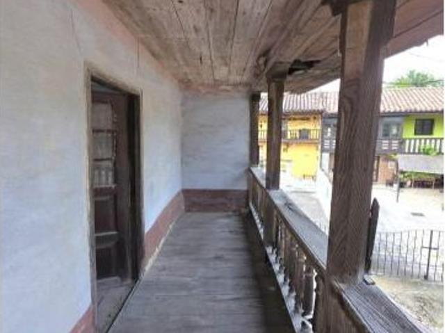Casa Asturiana con Cuadra, terreno por solo 28000