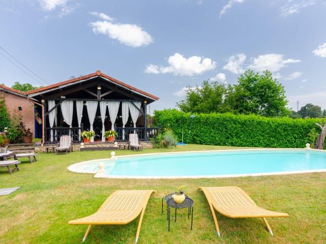 CASA ASTURIANA PAREADA CON PISCINA PRIVADA