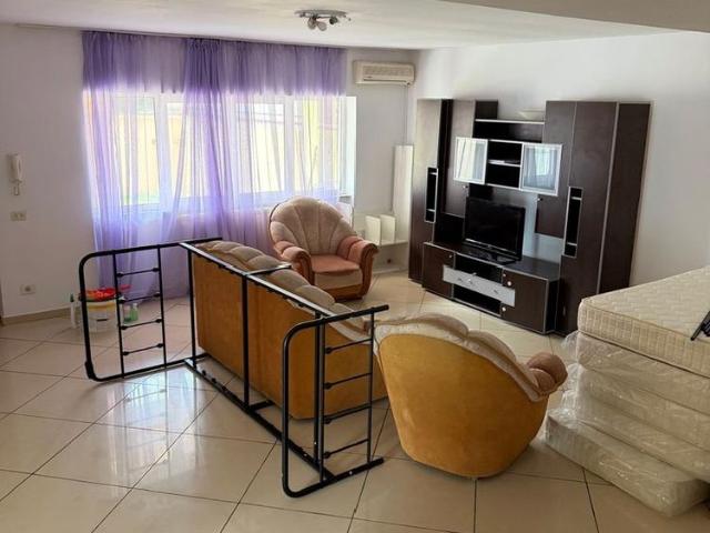 Casa Bucov, 4 dormitoare, living, 3 bai, buc, dec, cu CT si AC, 800 e