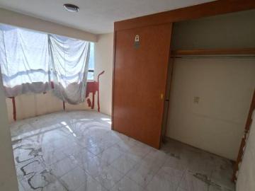 CASA BIEN UBICADA CON LOCALES EN CESION DE DERECHOS