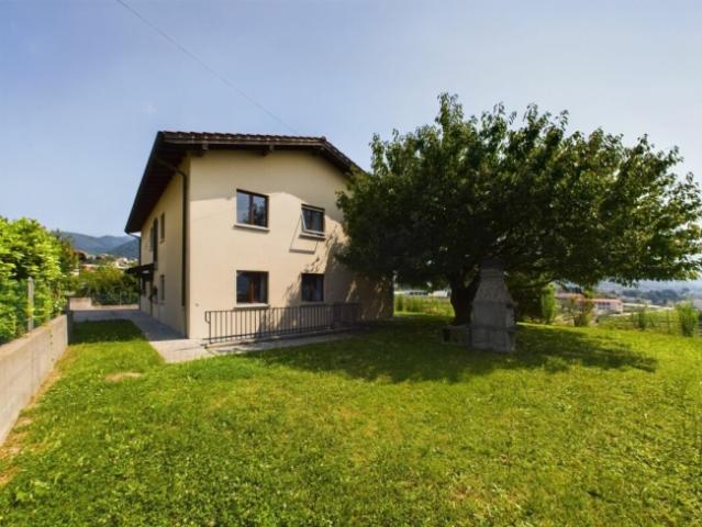 Casa Bifamiliare con vista panoramica